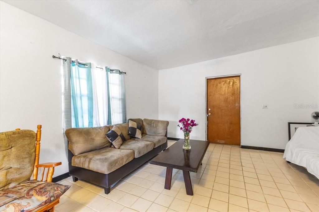 Active With Contract: $429,900 (4 beds, 2 baths, 2986 Square Feet)