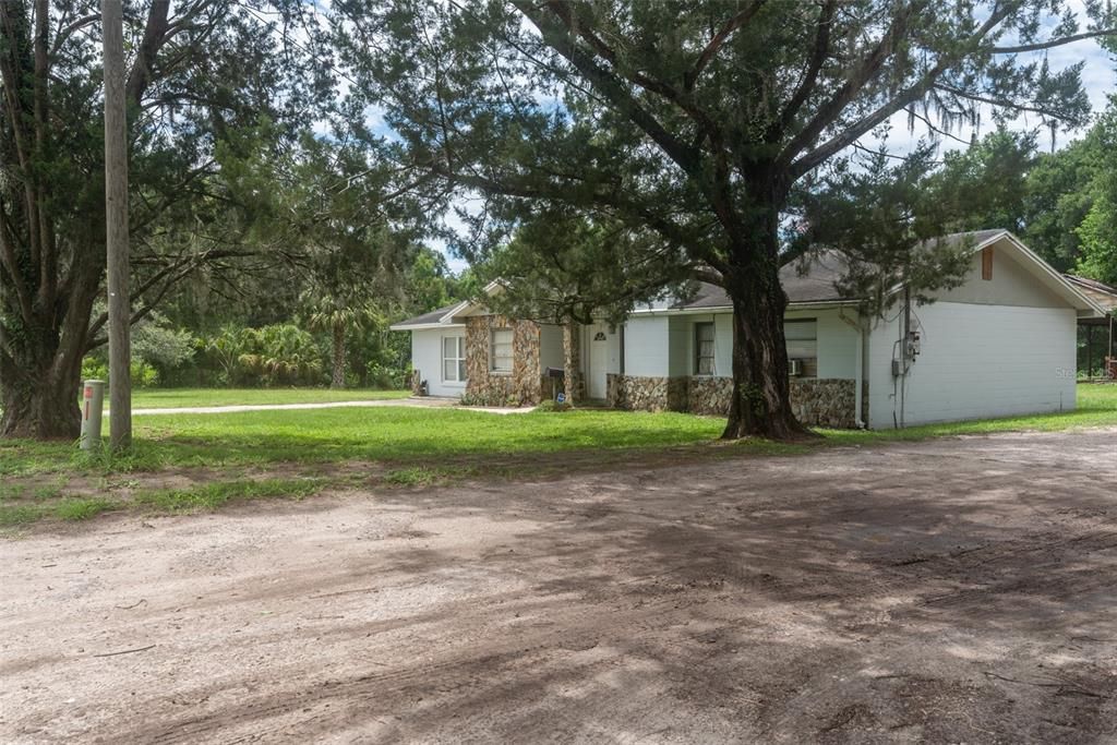 Active With Contract: $345,000 (3 beds, 2 baths, 1955 Square Feet)