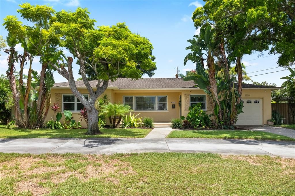 Recently Sold: $479,000 (3 beds, 2 baths, 1560 Square Feet)