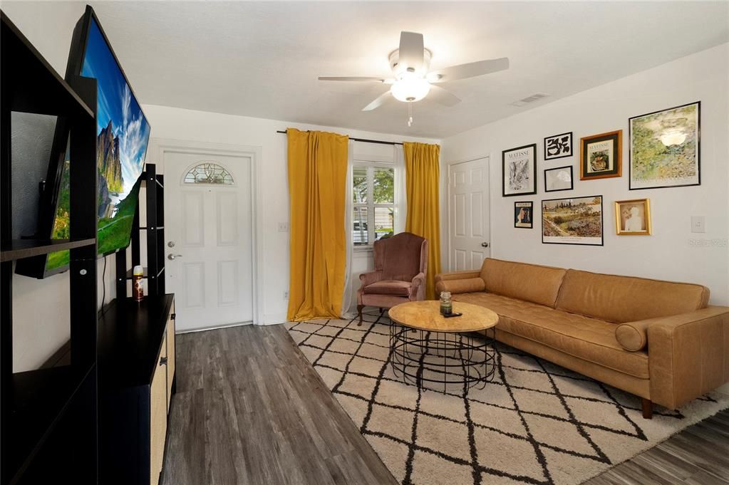 For Sale: $455,000 (3 beds, 1 baths, 1002 Square Feet)
