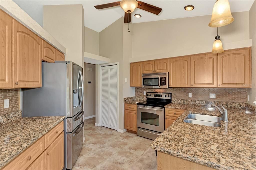 For Sale: $338,900 (3 beds, 2 baths, 1619 Square Feet)