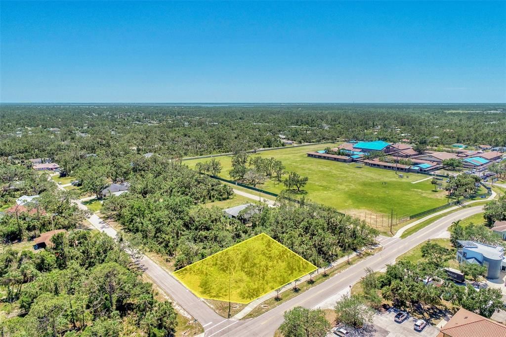 На продажу: $37,500 (0.23 acres)