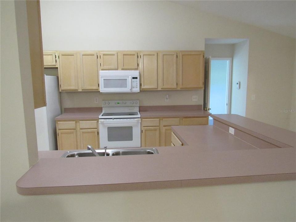 For Rent: $2,300 (3 beds, 2 baths, 1522 Square Feet)