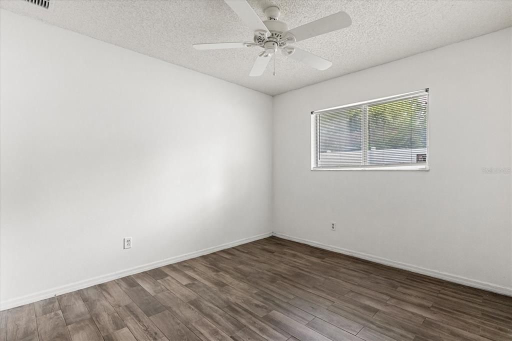 For Sale: $450,000 (4 beds, 2 baths, 1639 Square Feet)