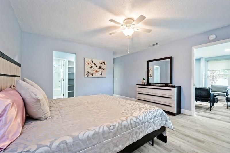 For Sale: $339,000 (2 beds, 2 baths, 1162 Square Feet)