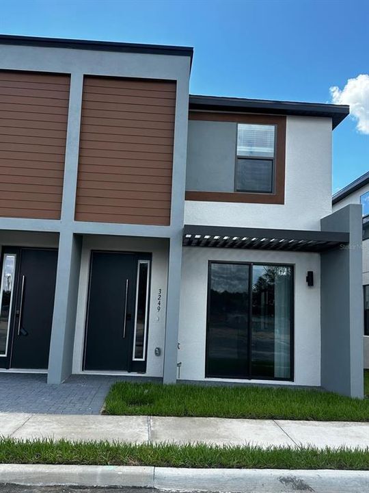 Vendido Recientemente: $290,500 (3 camas, 3 baños, 1361 Pies cuadrados)