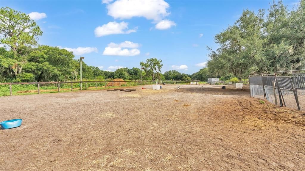 На продажу: $350,000 (3.45 acres)