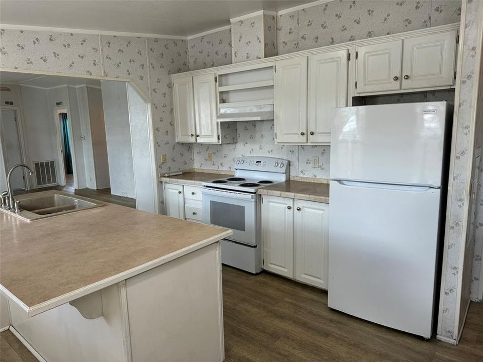 For Sale: $185,500 (3 beds, 2 baths, 1188 Square Feet)