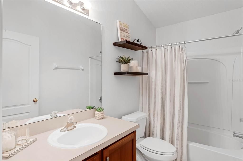 For Sale: $265,000 (2 beds, 2 baths, 1214 Square Feet)