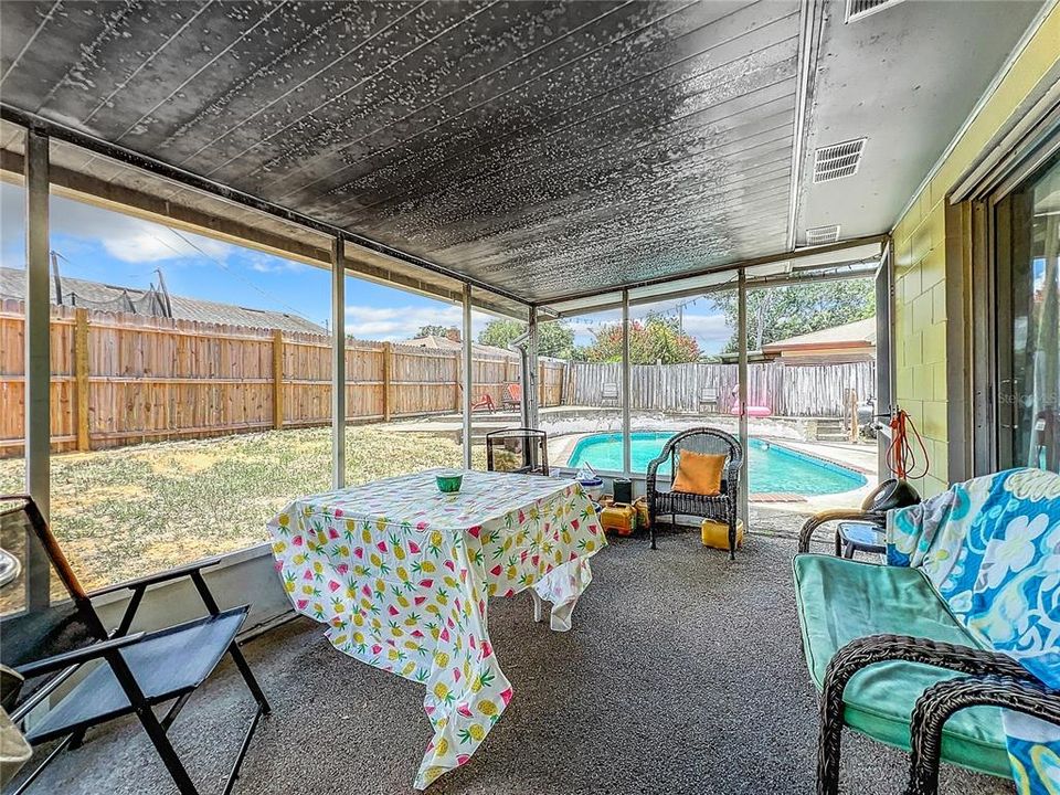 For Sale: $295,000 (3 beds, 2 baths, 1646 Square Feet)