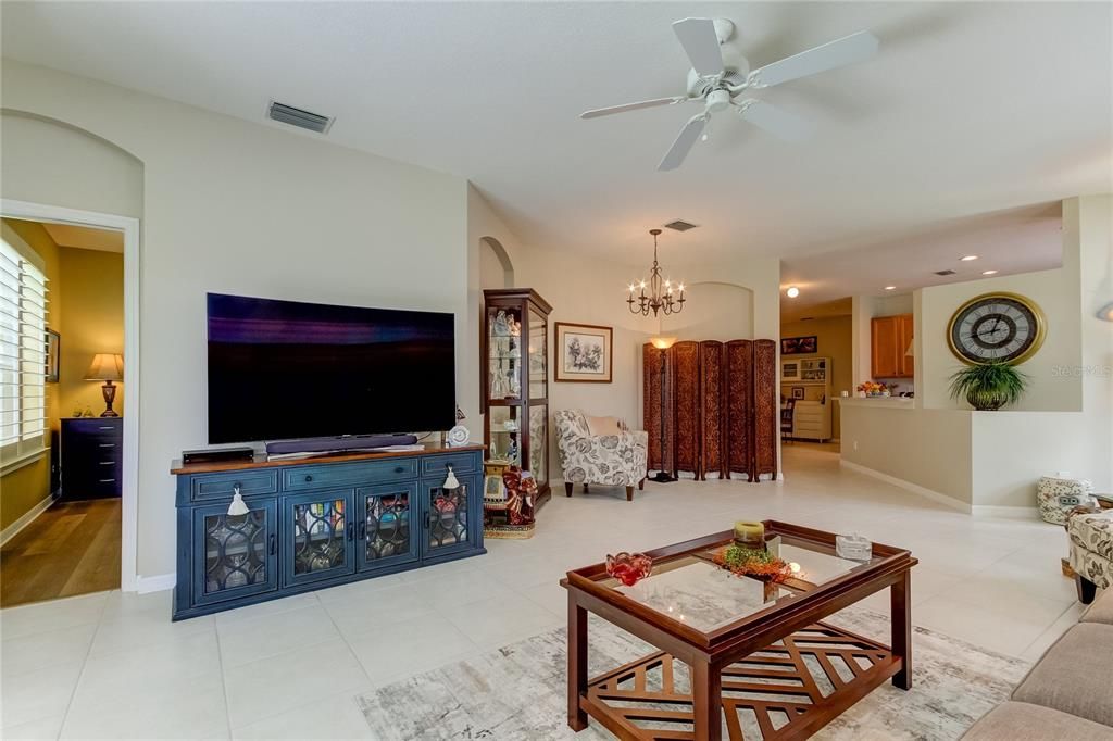 Active With Contract: $449,900 (2 beds, 2 baths, 1484 Square Feet)