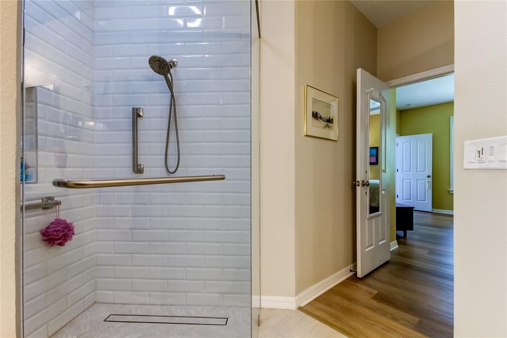 Active With Contract: $449,900 (2 beds, 2 baths, 1484 Square Feet)