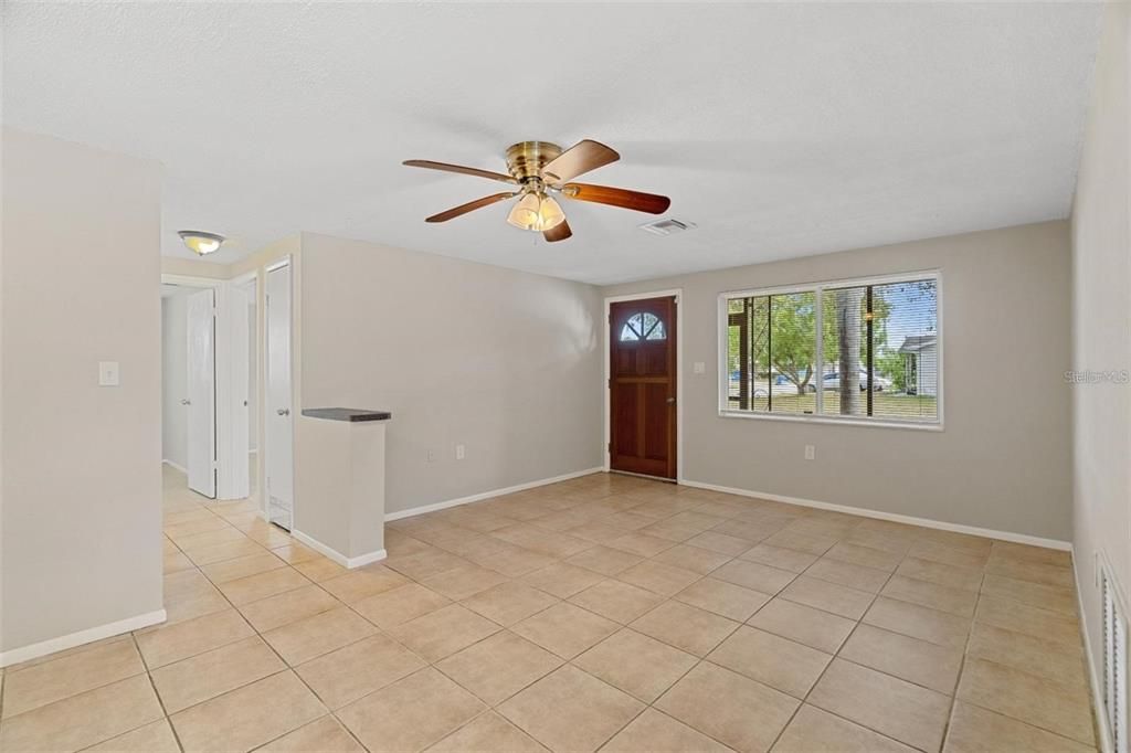 For Sale: $295,000 (3 beds, 2 baths, 1462 Square Feet)