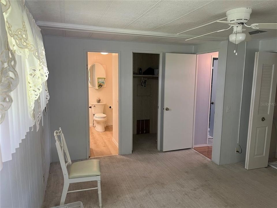 For Sale: $180,000 (2 beds, 2 baths, 1221 Square Feet)