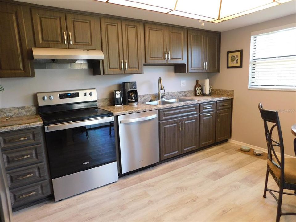 For Rent: $2,300 (2 beds, 2 baths, 1250 Square Feet)