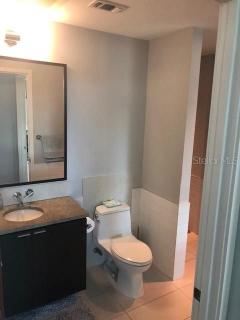 For Rent: $2,750 (1 beds, 1 baths, 934 Square Feet)