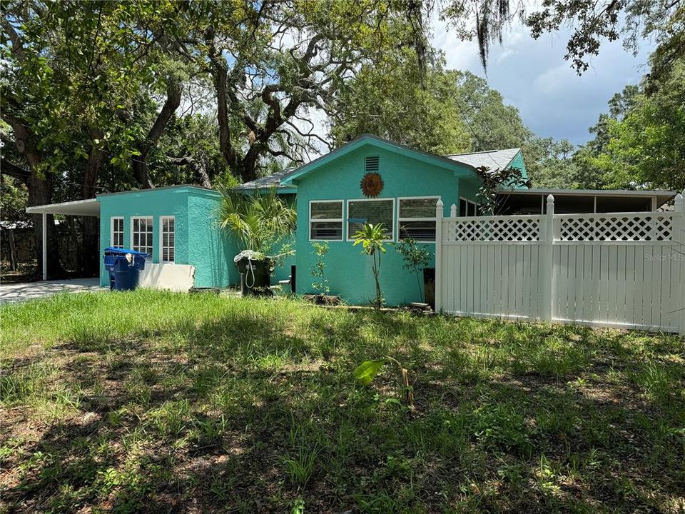 For Sale: $239,950 (3 beds, 1 baths, 912 Square Feet)