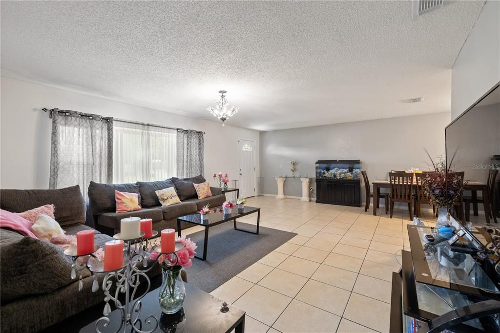 For Sale: $338,000 (4 beds, 2 baths, 1510 Square Feet)