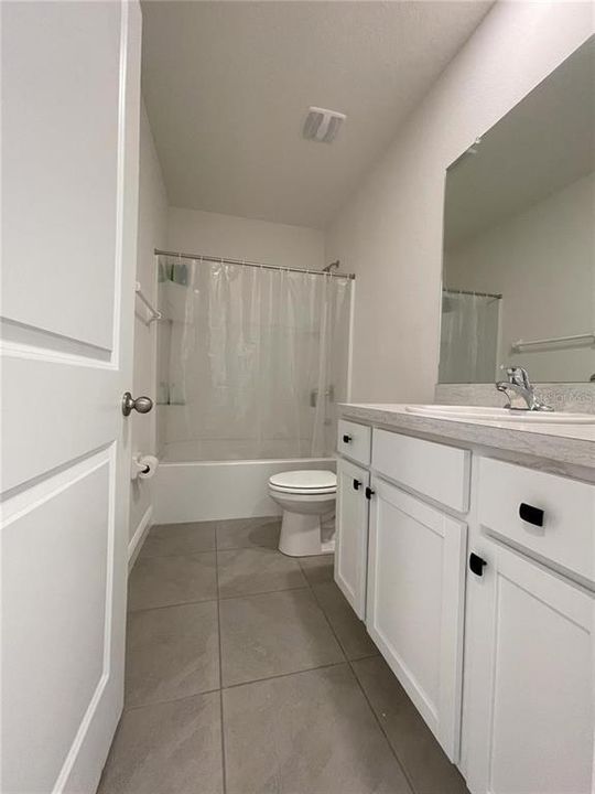 For Rent: $2,300 (3 beds, 2 baths, 1673 Square Feet)