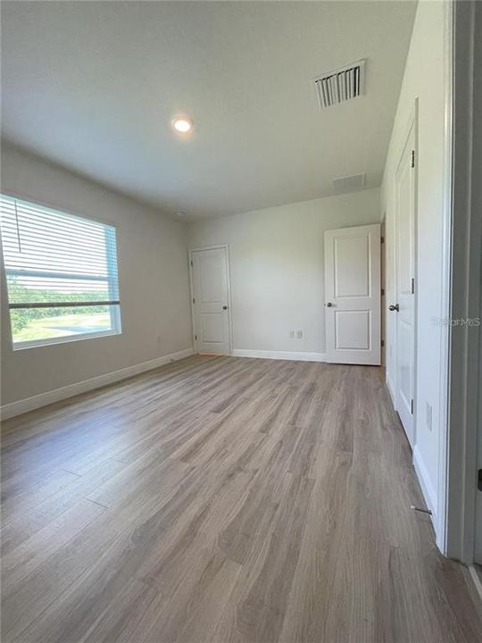For Rent: $2,300 (3 beds, 2 baths, 1673 Square Feet)