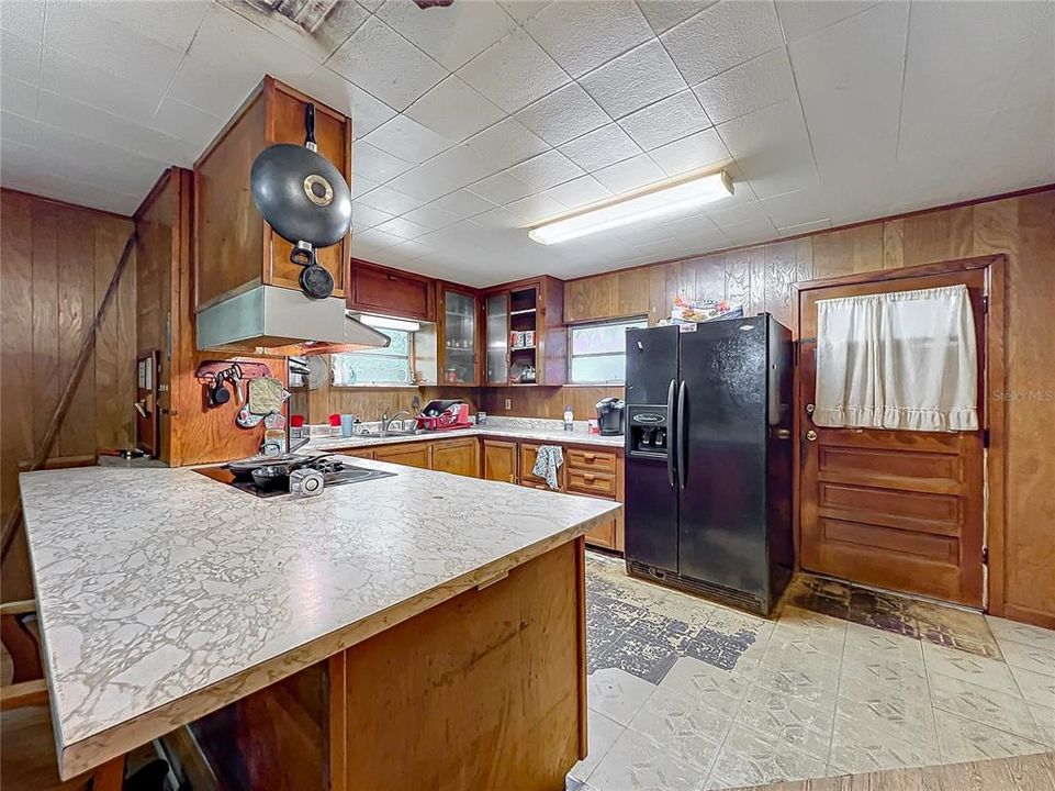 For Sale: $350,000 (3 beds, 2 baths, 1617 Square Feet)