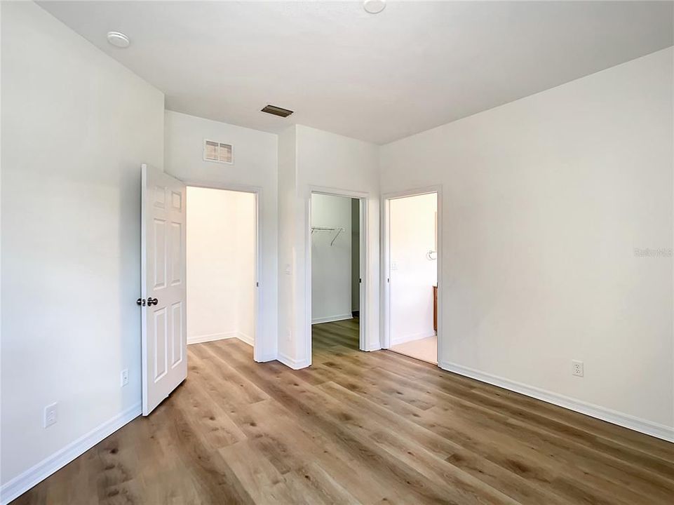 For Sale: $375,000 (2 beds, 2 baths, 1453 Square Feet)