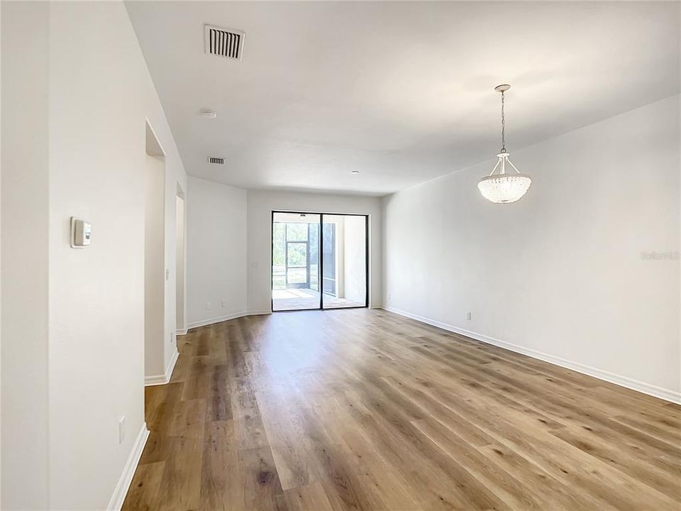 For Sale: $375,000 (2 beds, 2 baths, 1453 Square Feet)