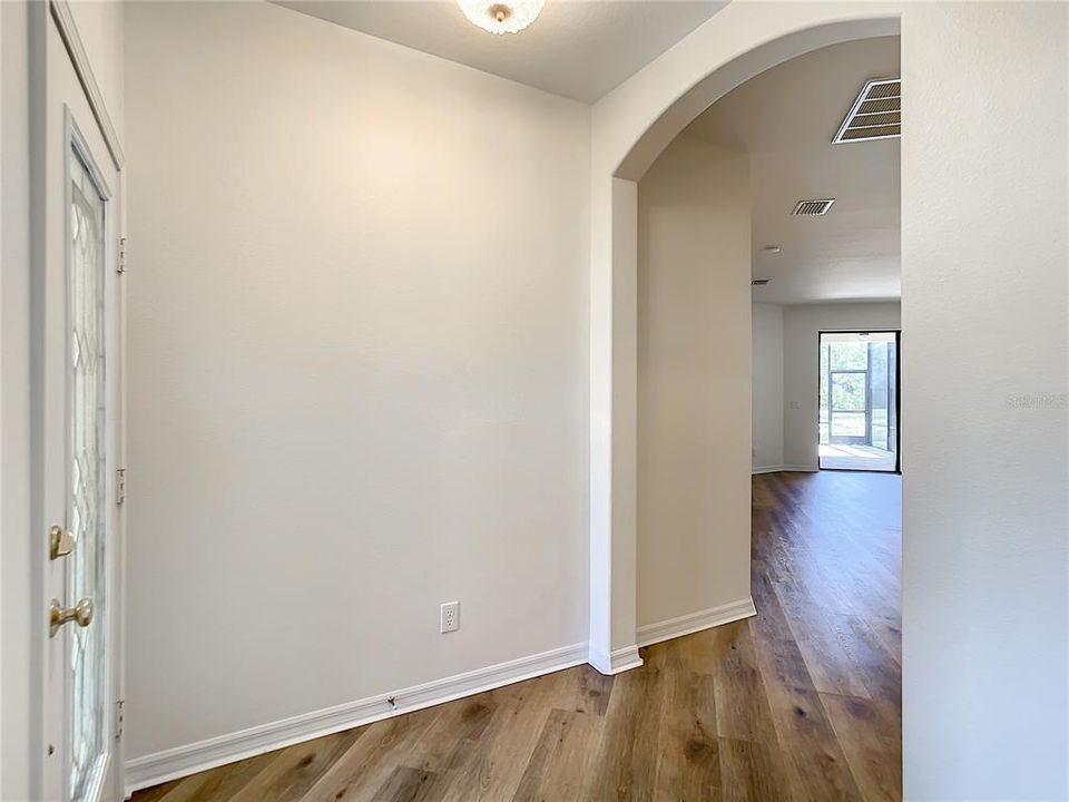 For Sale: $375,000 (2 beds, 2 baths, 1453 Square Feet)