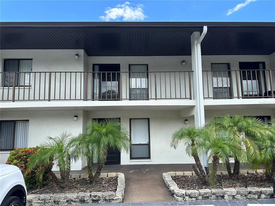 Recently Rented: $1,795 (2 beds, 2 baths, 1065 Square Feet)