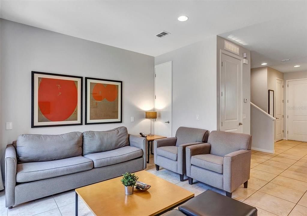 For Sale: $334,900 (2 beds, 2 baths, 1350 Square Feet)