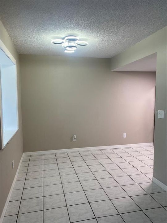 For Sale: $125,000 (1 beds, 1 baths, 755 Square Feet)
