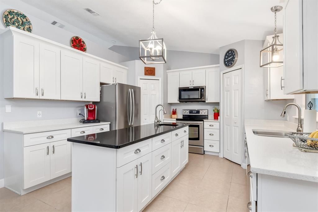 Active With Contract: $450,000 (3 beds, 2 baths, 1954 Square Feet)