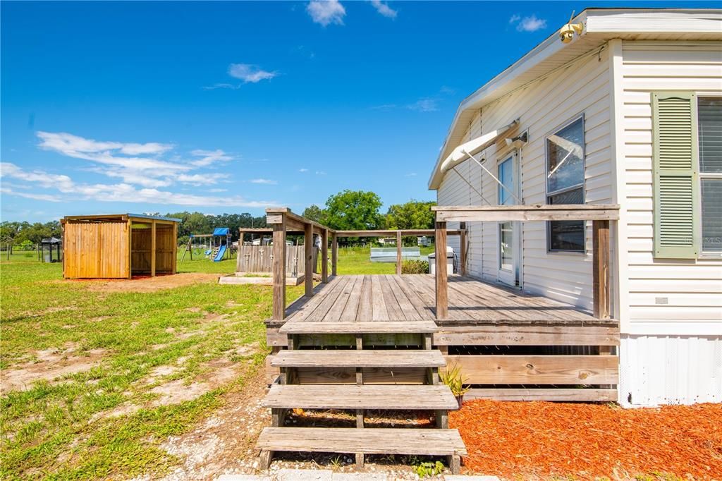 For Sale: $298,000 (3 beds, 2 baths, 1296 Square Feet)