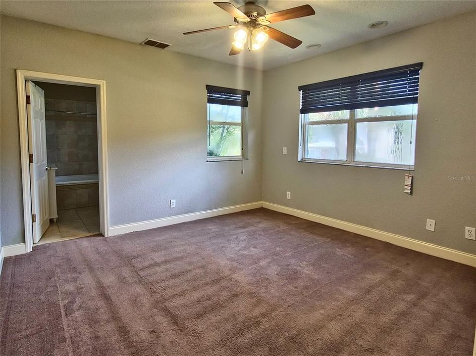 For Rent: $2,300 (3 beds, 2 baths, 1336 Square Feet)