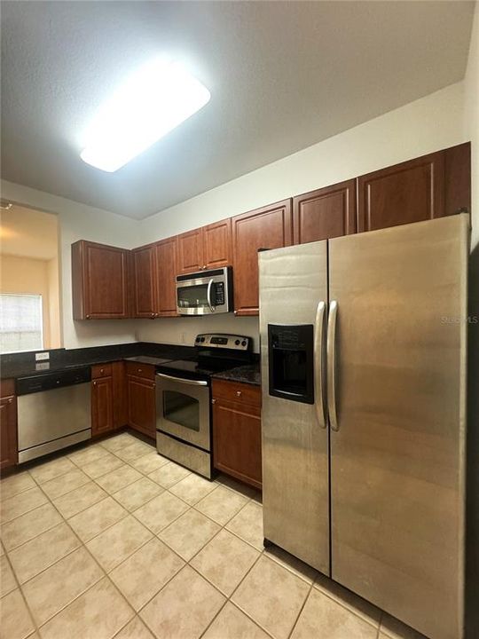 For Rent: $2,100 (3 beds, 2 baths, 1822 Square Feet)