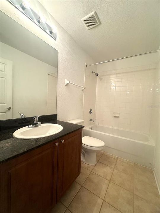 For Rent: $2,100 (3 beds, 2 baths, 1822 Square Feet)