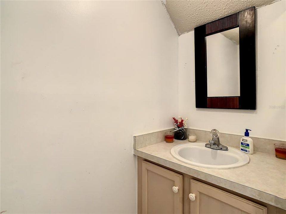 For Rent: $1,800 (2 beds, 2 baths, 1193 Square Feet)