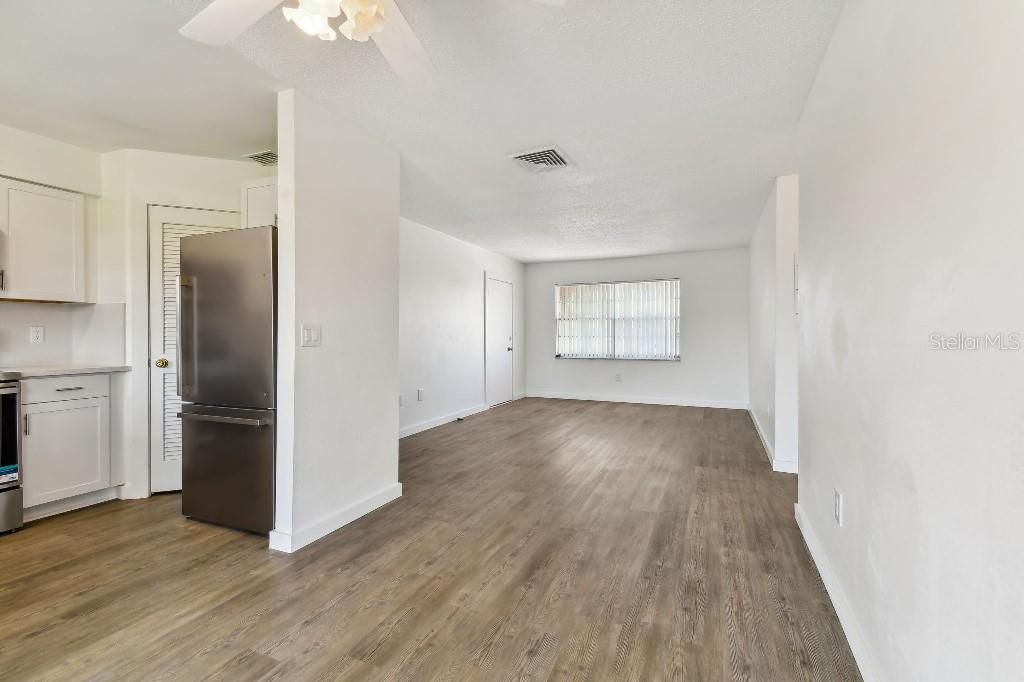 For Sale: $179,900 (2 beds, 2 baths, 831 Square Feet)