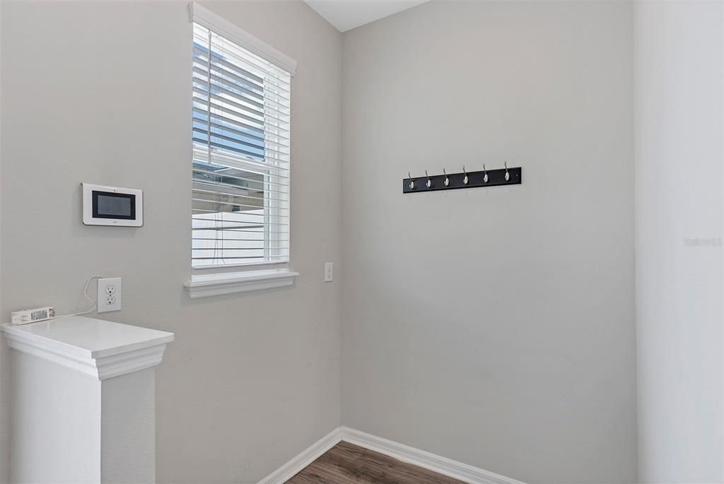 For Sale: $379,000 (2 beds, 2 baths, 1472 Square Feet)