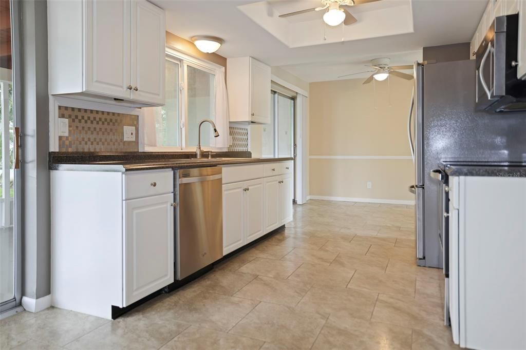 Active With Contract: $279,900 (2 beds, 2 baths, 1246 Square Feet)