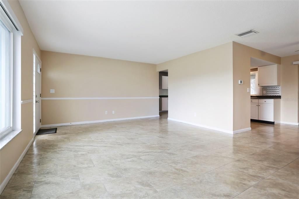 Active With Contract: $279,900 (2 beds, 2 baths, 1246 Square Feet)