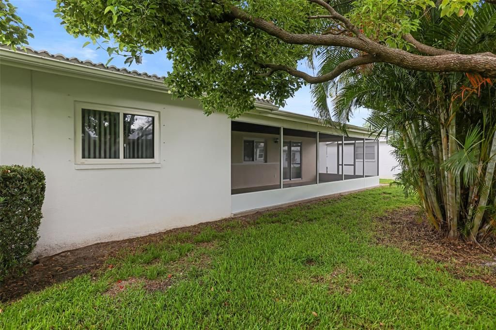 Active With Contract: $279,900 (2 beds, 2 baths, 1246 Square Feet)