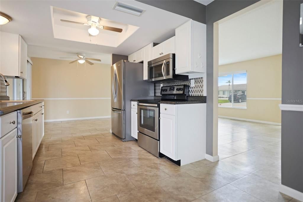 Active With Contract: $279,900 (2 beds, 2 baths, 1246 Square Feet)