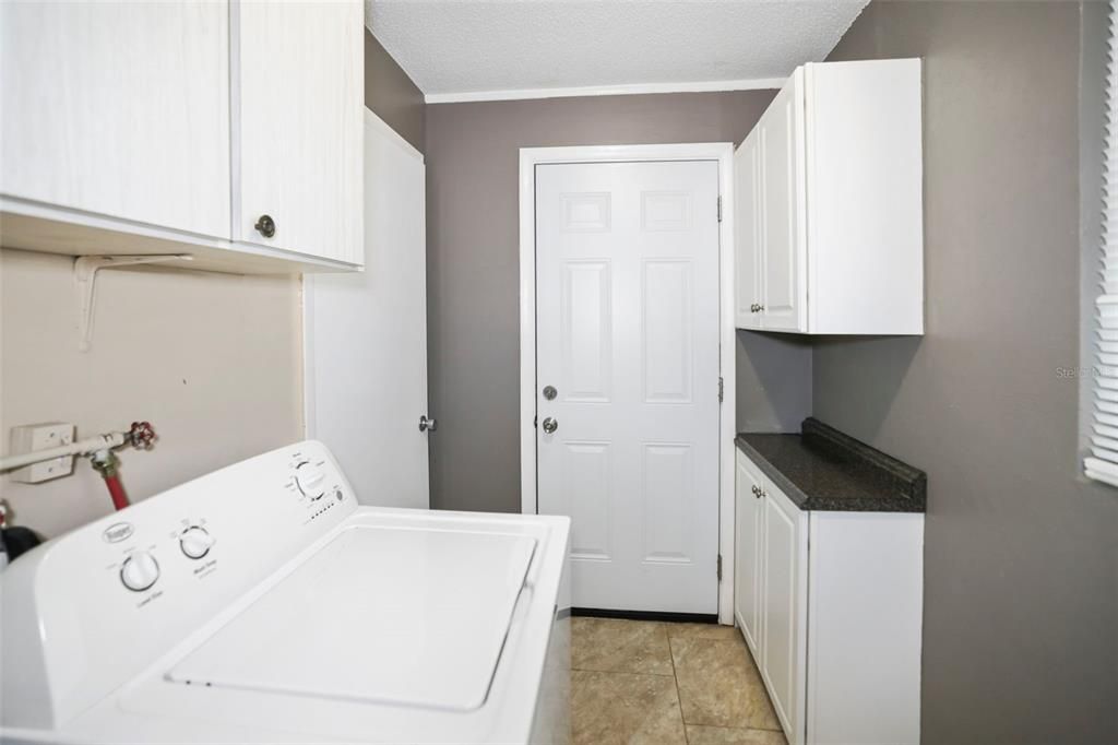 Active With Contract: $279,900 (2 beds, 2 baths, 1246 Square Feet)