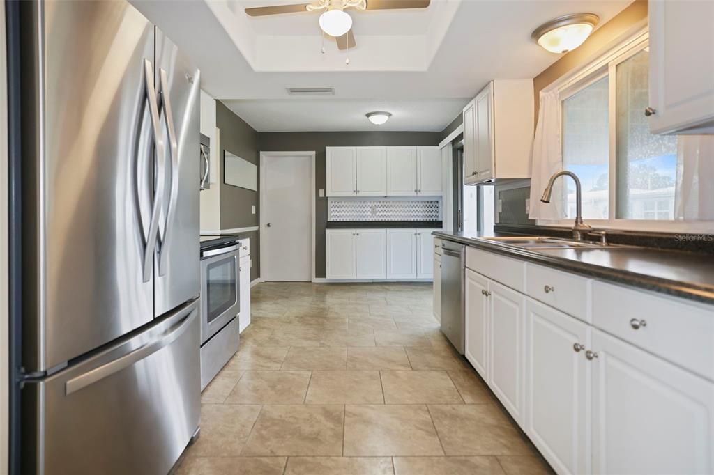 For Sale: $279,900 (2 beds, 2 baths, 1246 Square Feet)