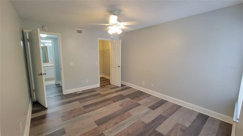 For Rent: $1,355 (1 beds, 1 baths, 735 Square Feet)