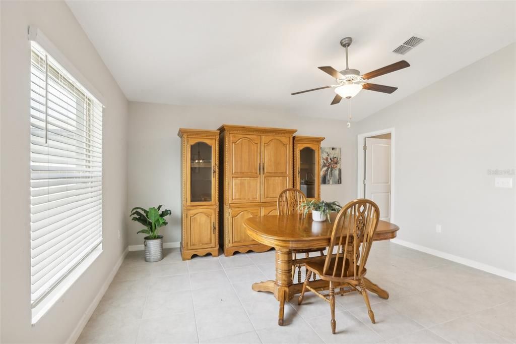 For Sale: $350,000 (3 beds, 2 baths, 1540 Square Feet)