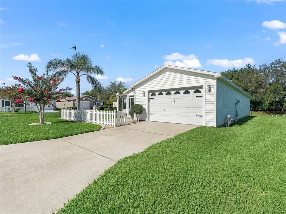 For Sale: $419,000 (2 beds, 2 baths, 1175 Square Feet)