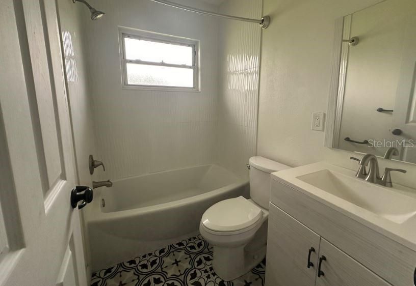 For Rent: $2,250 (3 beds, 1 baths, 1185 Square Feet)