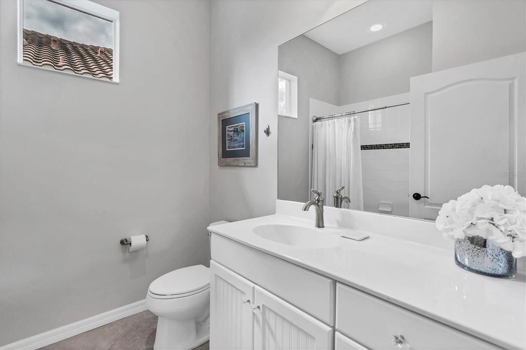 Active With Contract: $875,000 (3 beds, 3 baths, 2560 Square Feet)